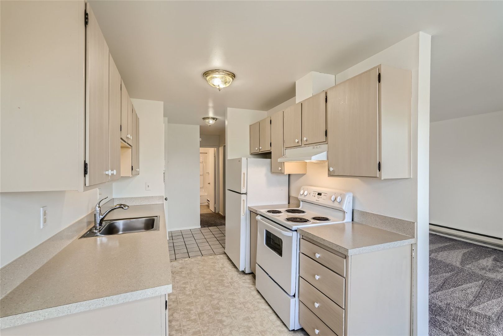 Renton Apartment: 1140 Edmonds Ave NE