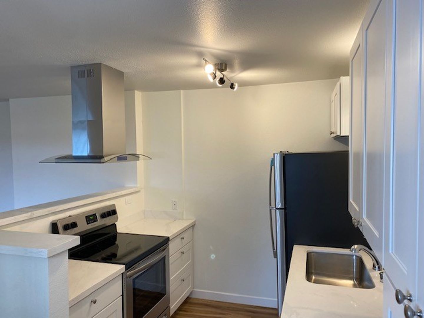 Redmond Apartment: 8218 169th Ave NE