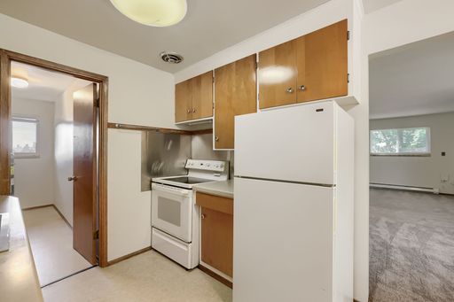 Top Floor 2bed/1bath Apartment Near Greenlake! – photo 1