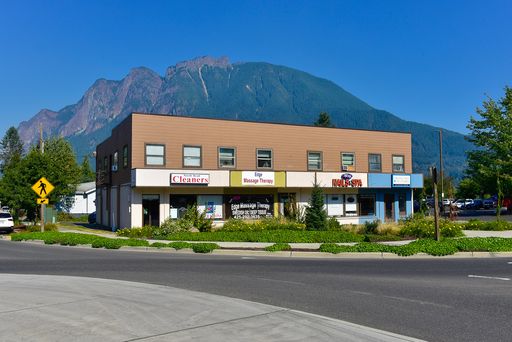 Studio with Stunning Mountain Views!