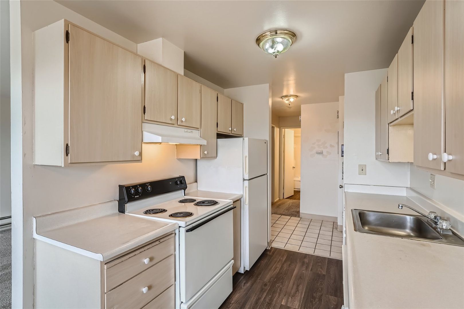 Renton Apartment: 1140 Edmonds Ave NE