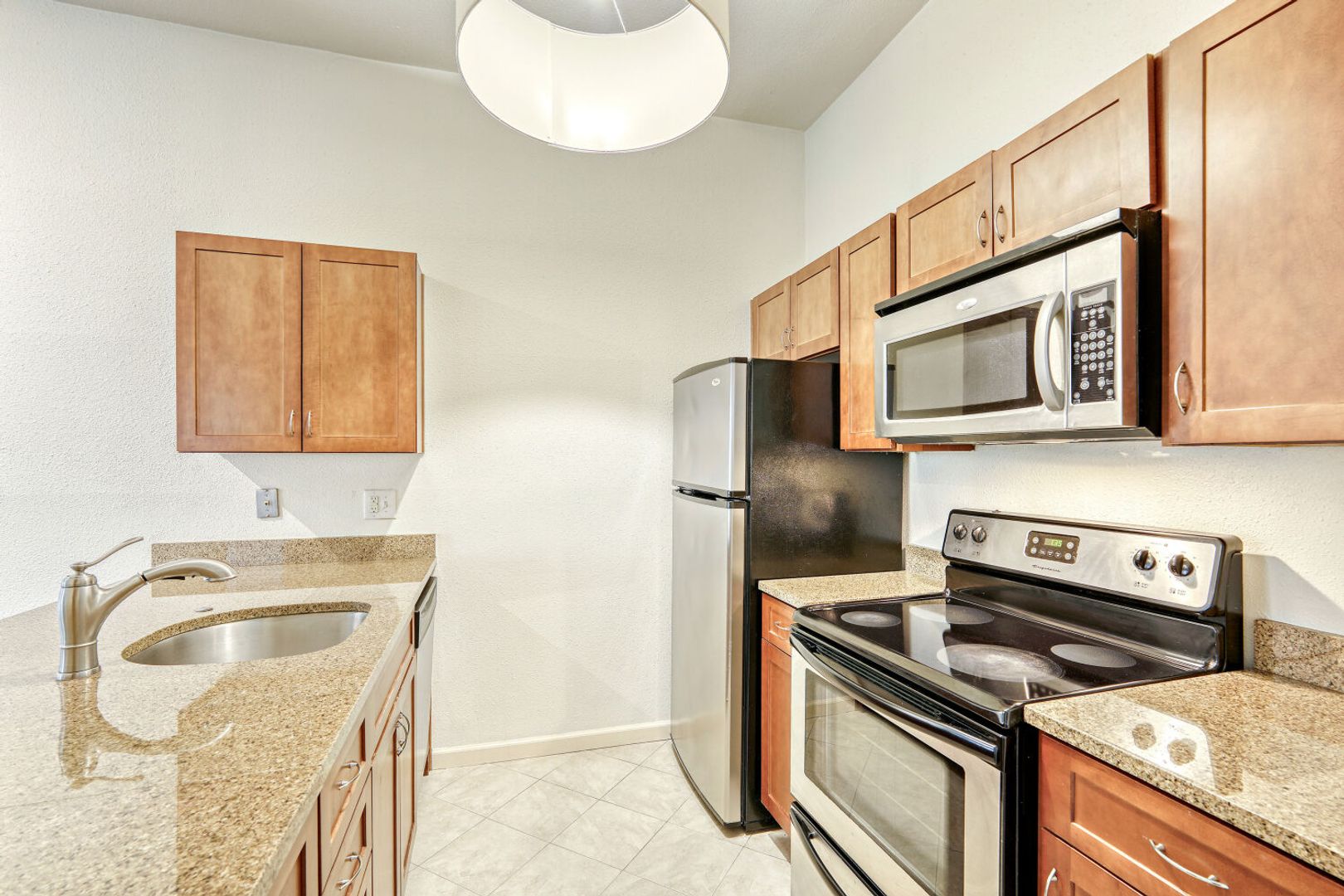 Kirkland Apartment: 11318 NE 67th St