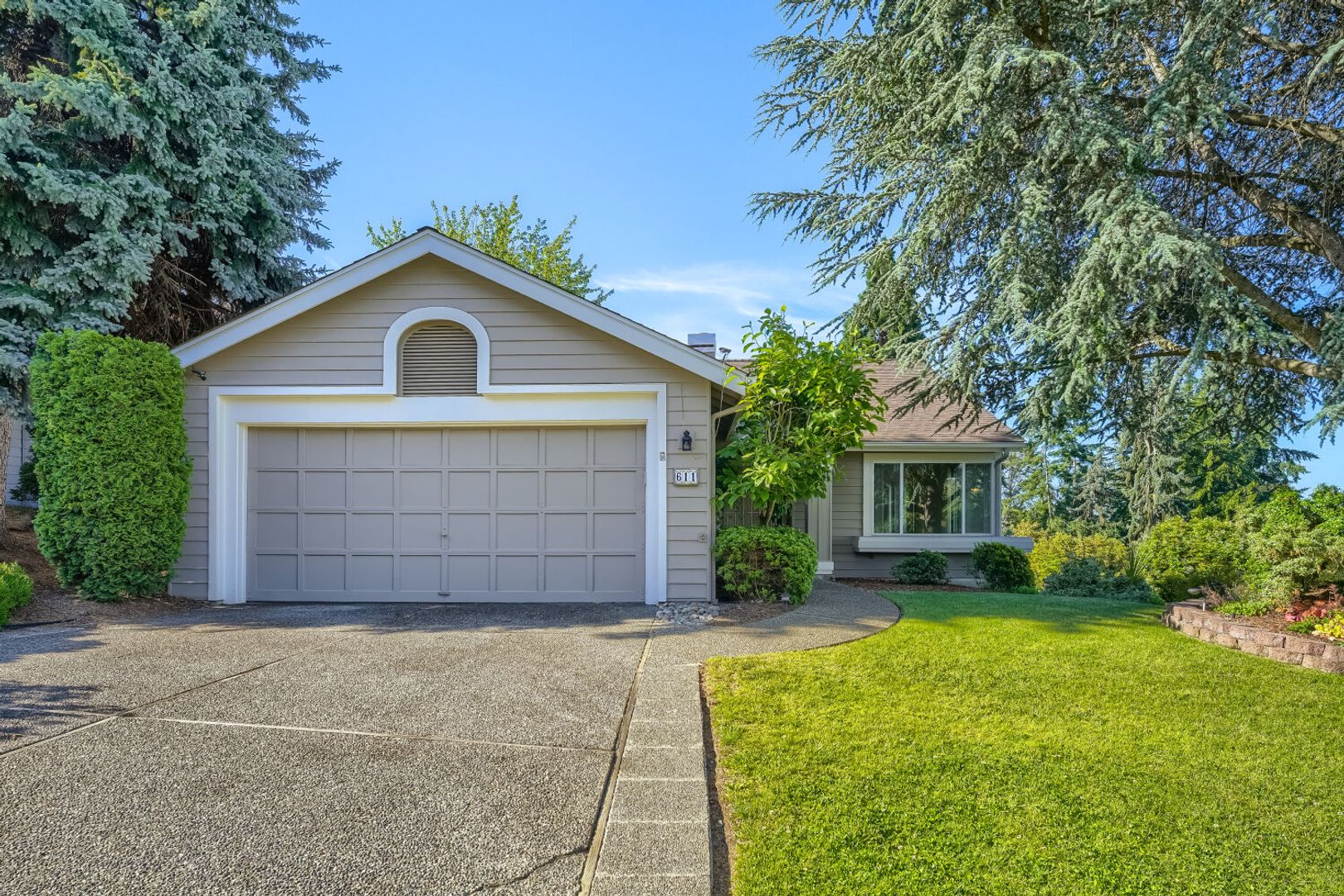 Renton House: 611 S 32nd St