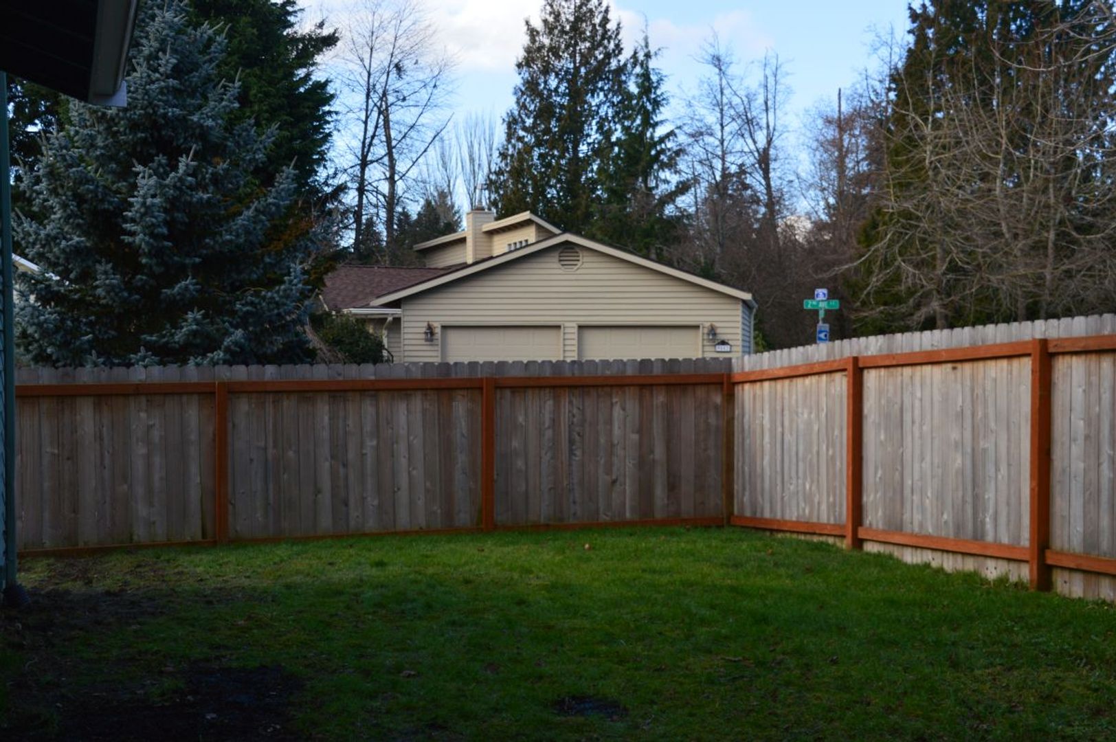 Everett House: 215 96th Pl SE