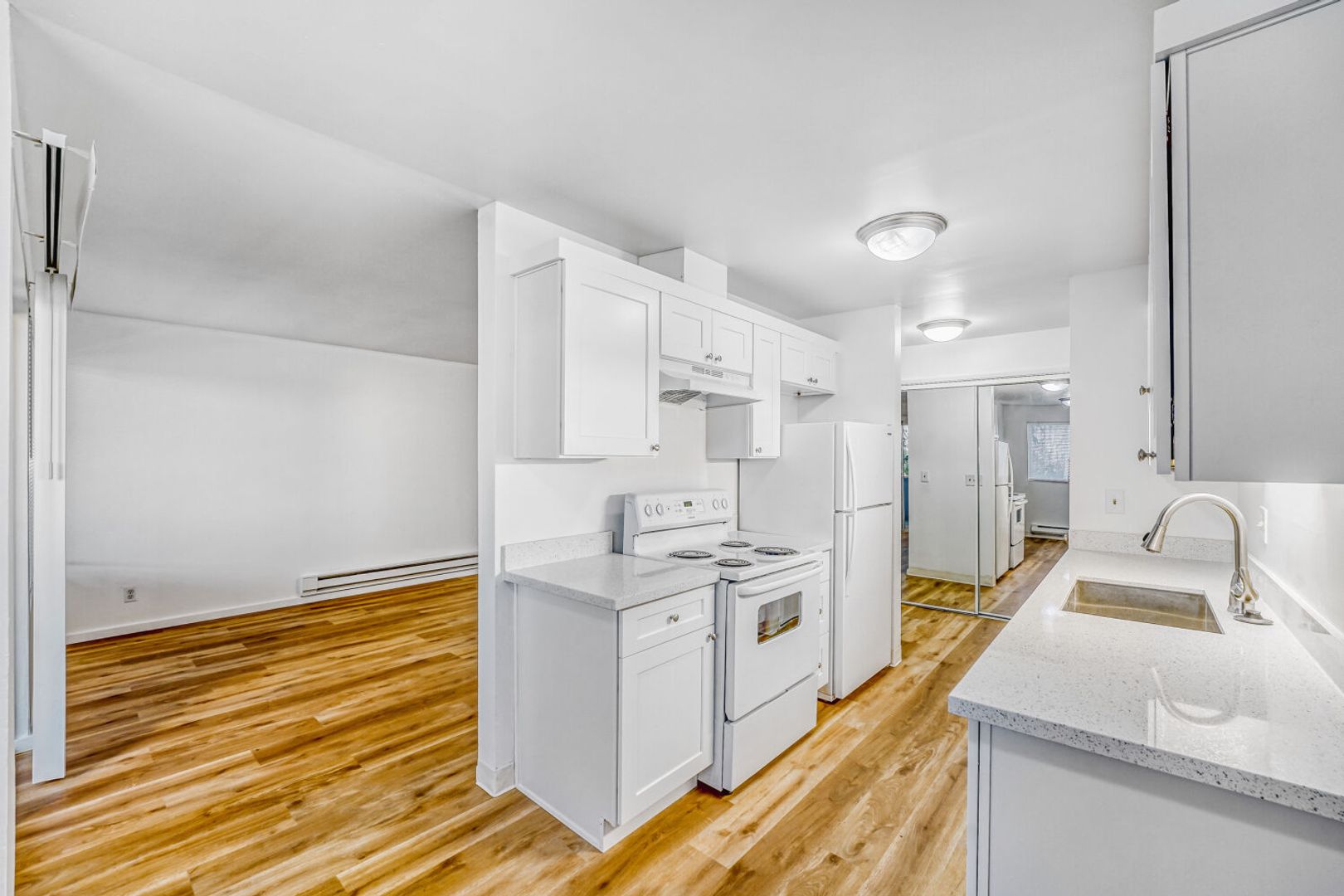 Renton Apartment: 1140 Edmonds Ave NE