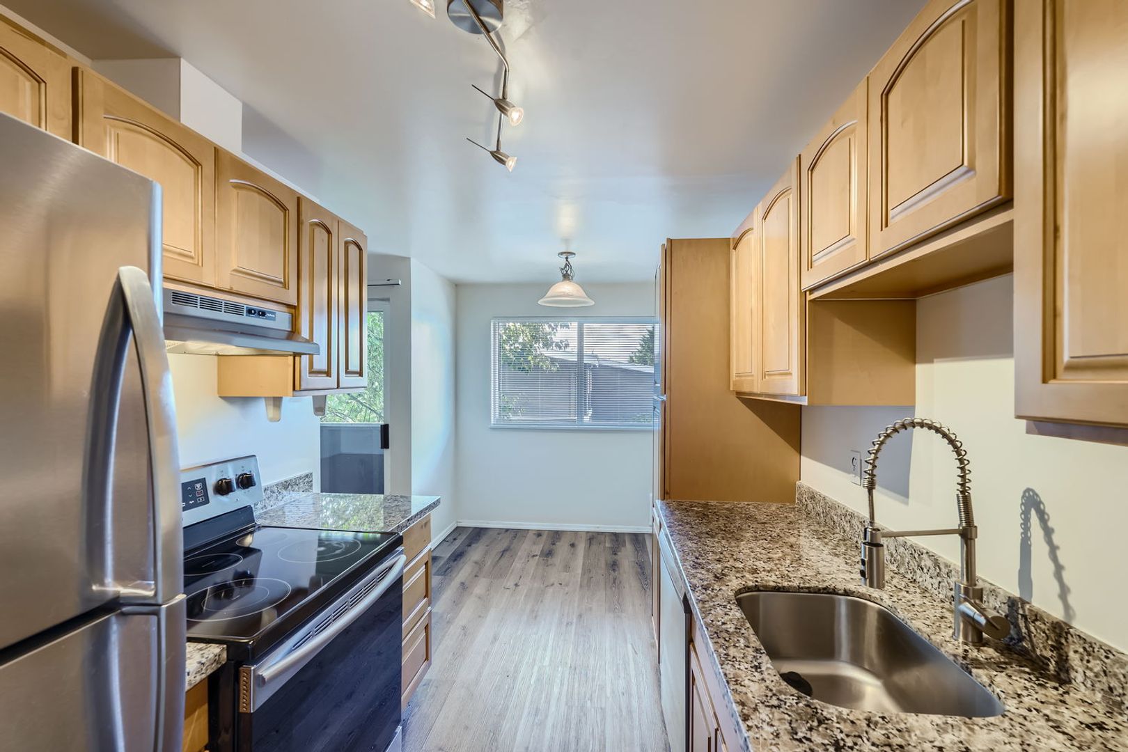 Renton Apartment: 1140 Edmonds Ave NE