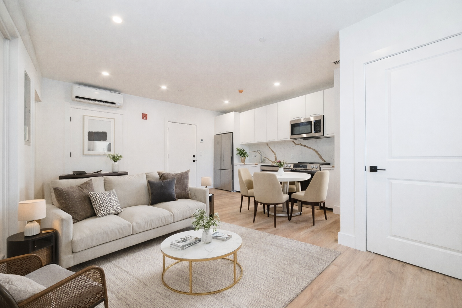 WHITE PLAINS Apartment: 37 LAKE STREET