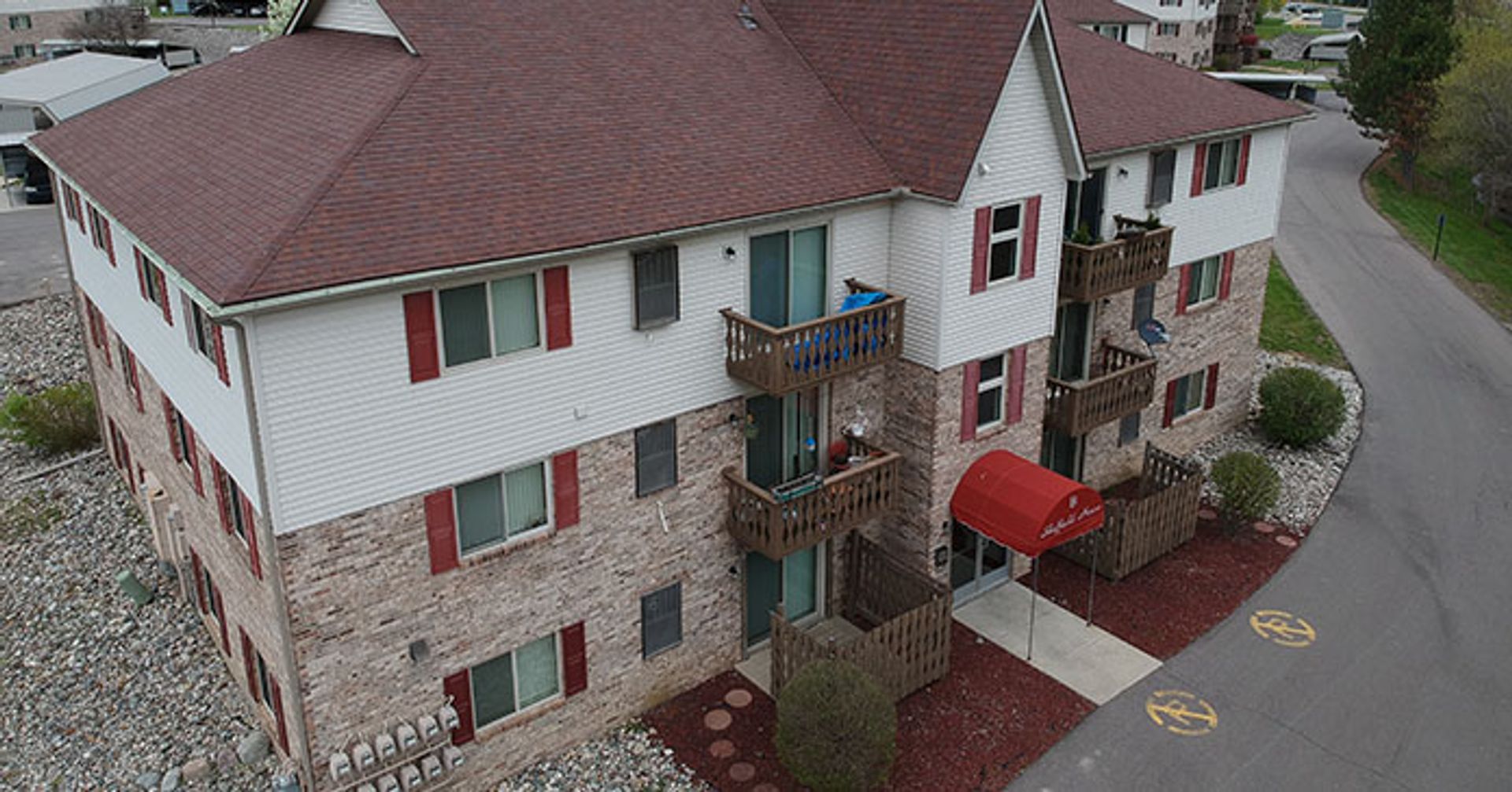 Durand Apartment: 8940 Monroe Rd