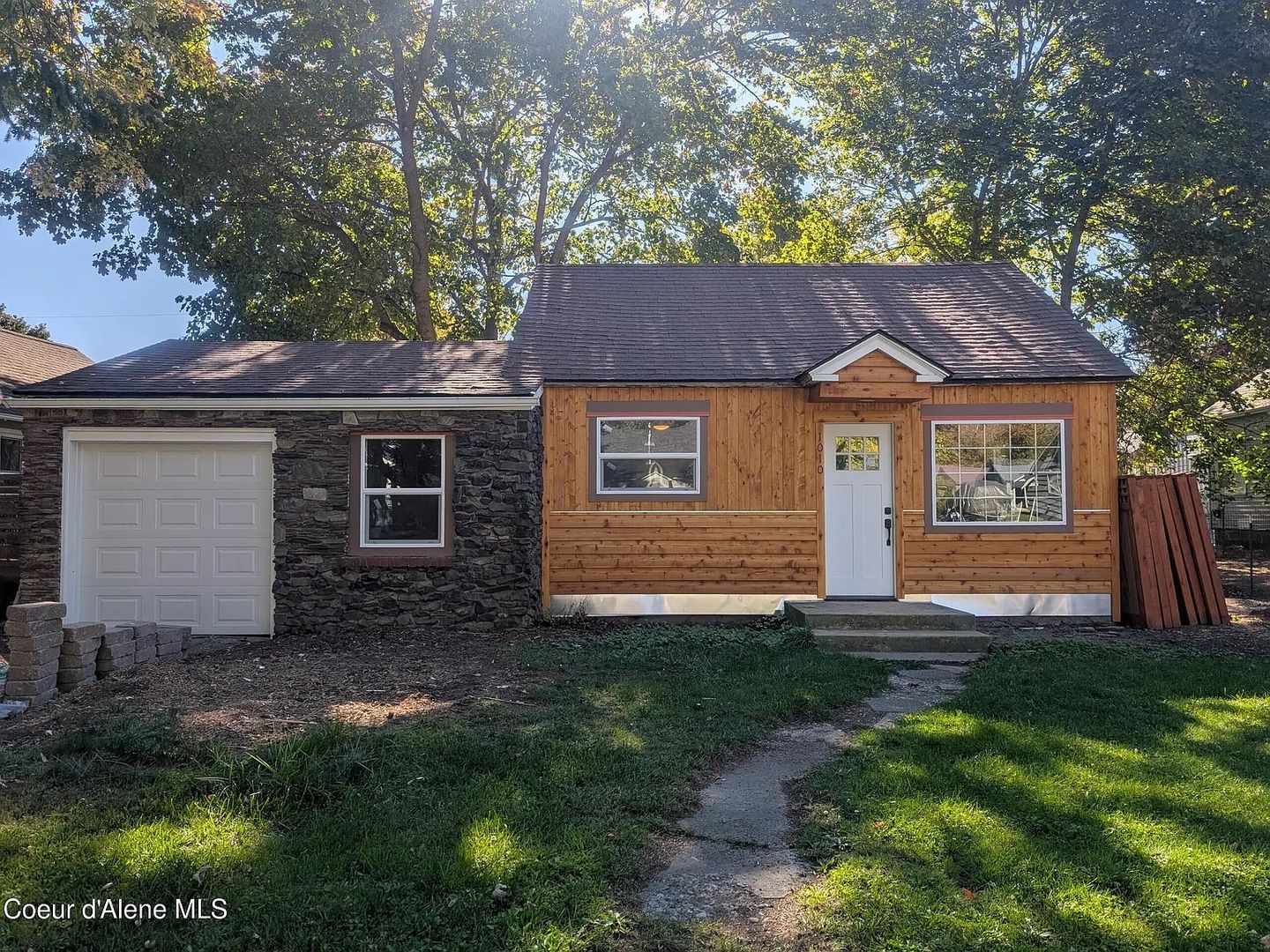 Coeur d'Alene House: 1010 E St. Maries