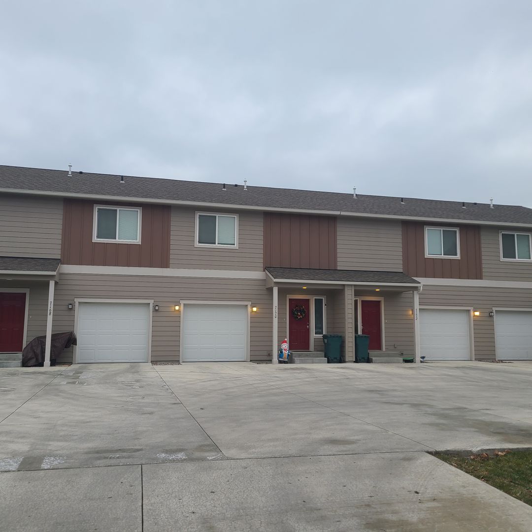 Rathdrum Apartment: 7170-7174 W Heritage Street