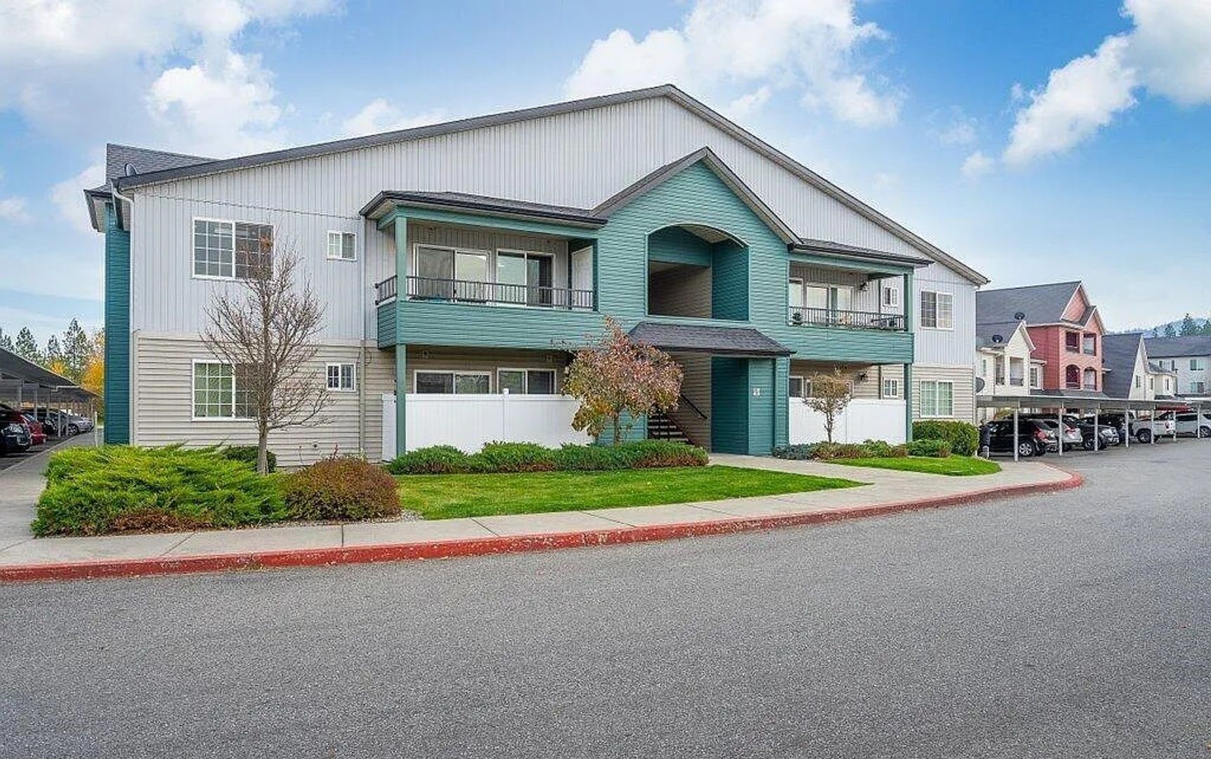 Post Falls House: 352 N Promenade Loop #C210