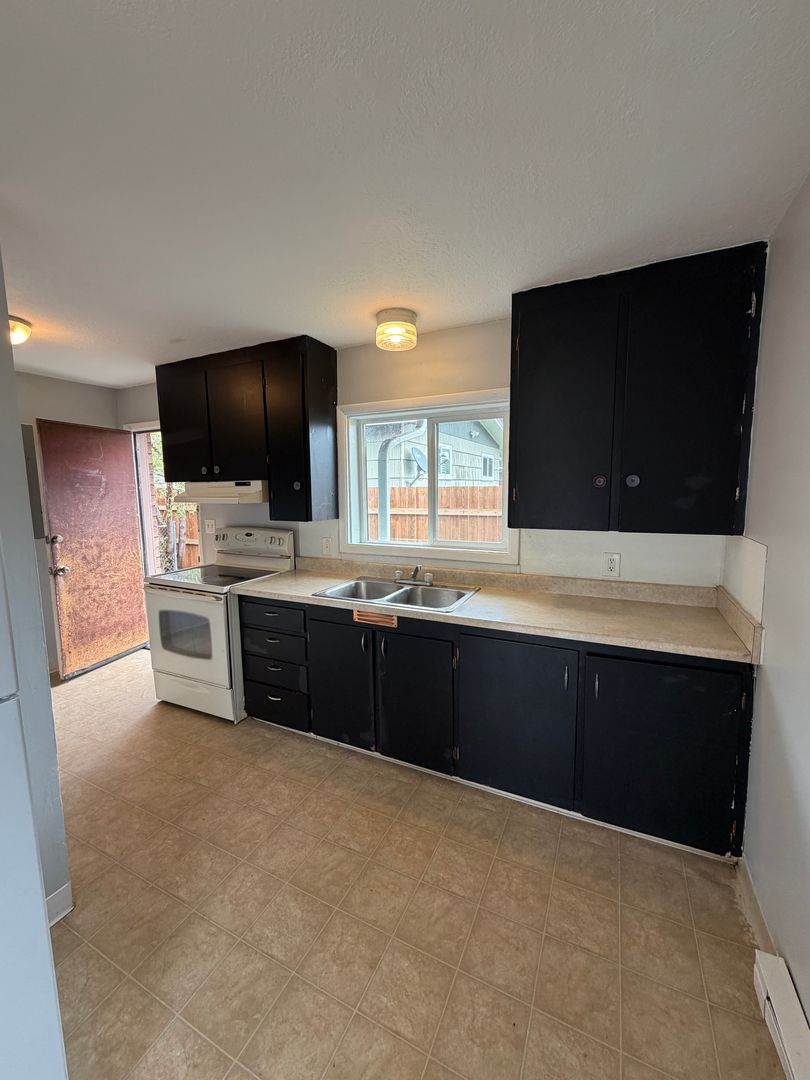 Klamath Falls House: 2502 Garden Ave