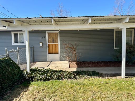 Hard to find 2 bdrm, 1.5 bath unit with water, sewer, and garbage. Onsite laundry and A/C! – photo 1