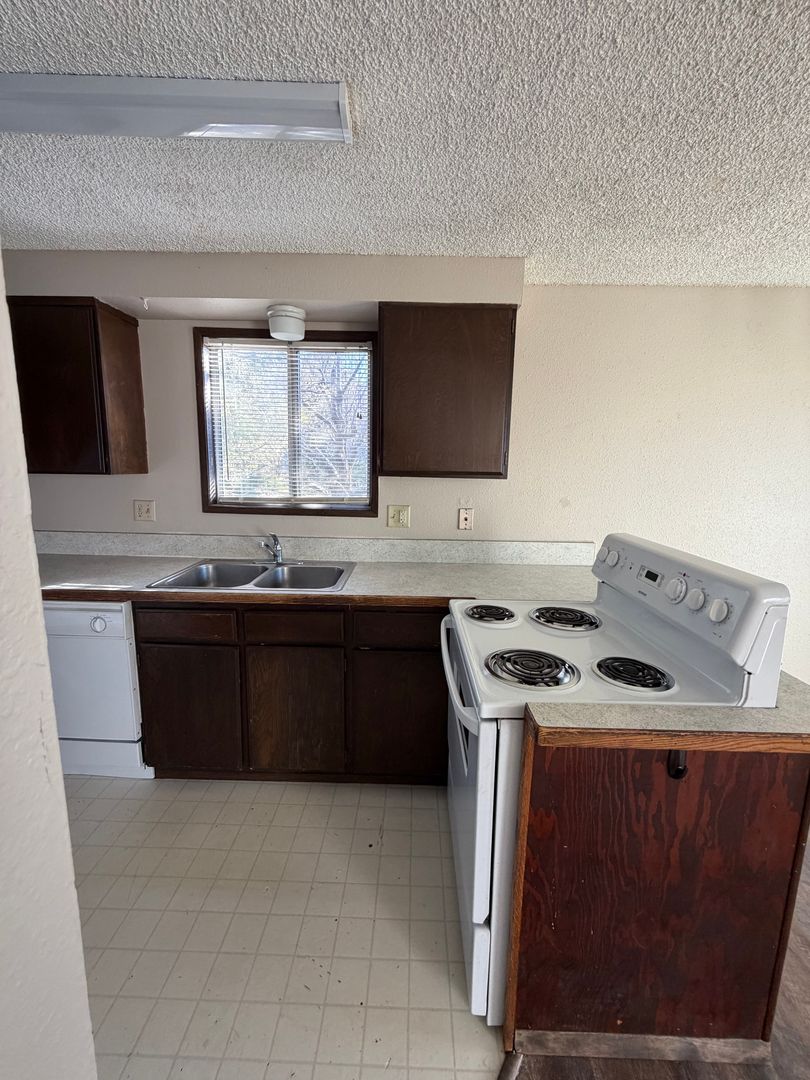 Klamath Falls House: 1847 Dawn Court