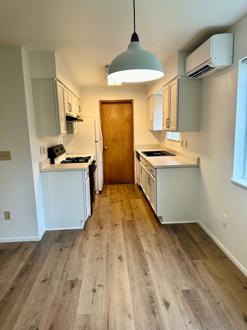 Klamath Falls House: 5425 Glenridge Way