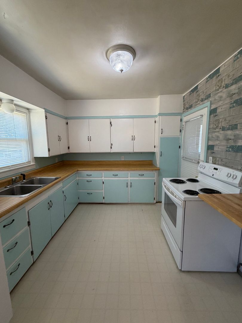 Klamath Falls House: 1845 Lakeview