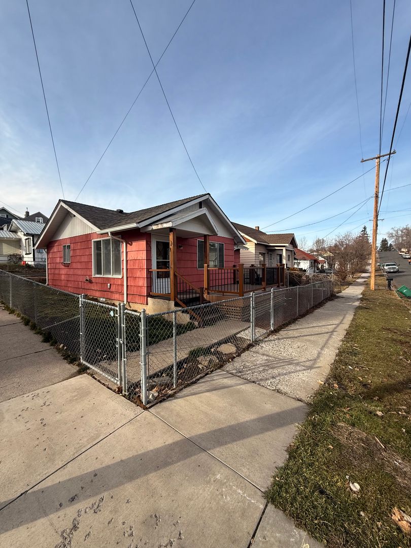 Klamath Falls House: 633 Upham