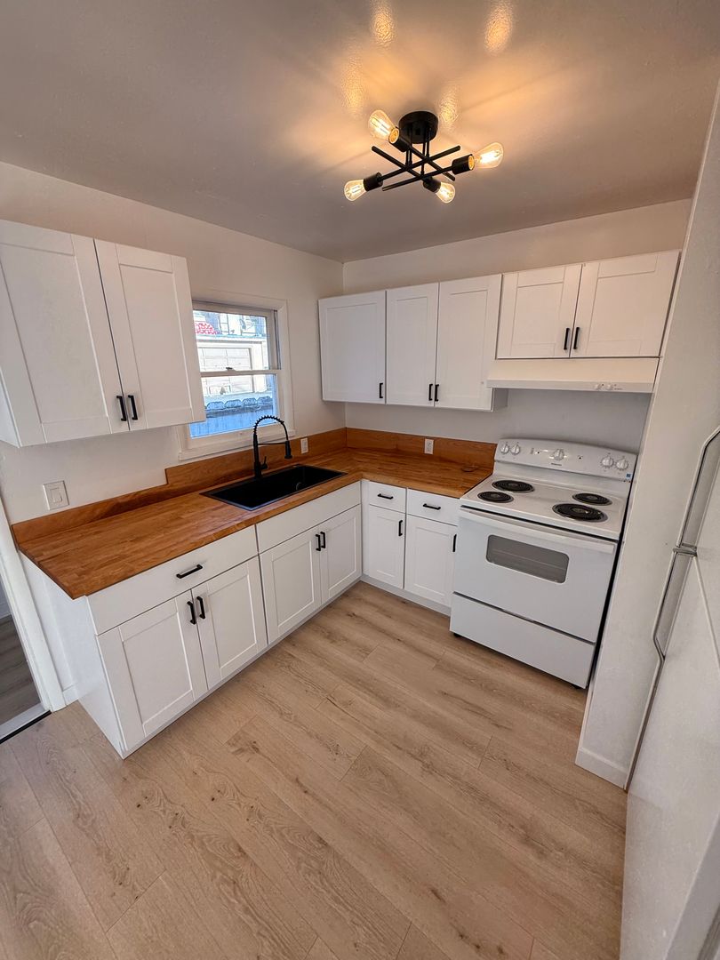 Klamath falls House: 1929 Erie St, unit 4