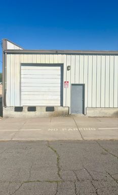 Turnkey Flex And Warehouse Space With Loading Dock – photo 1
