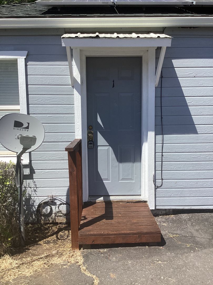 Klamath Falls House: 2045 Oregon Avenue, #1