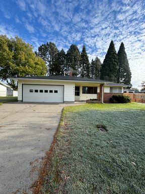 Beautiful 3 bed home in great neighborhood! – photo 1