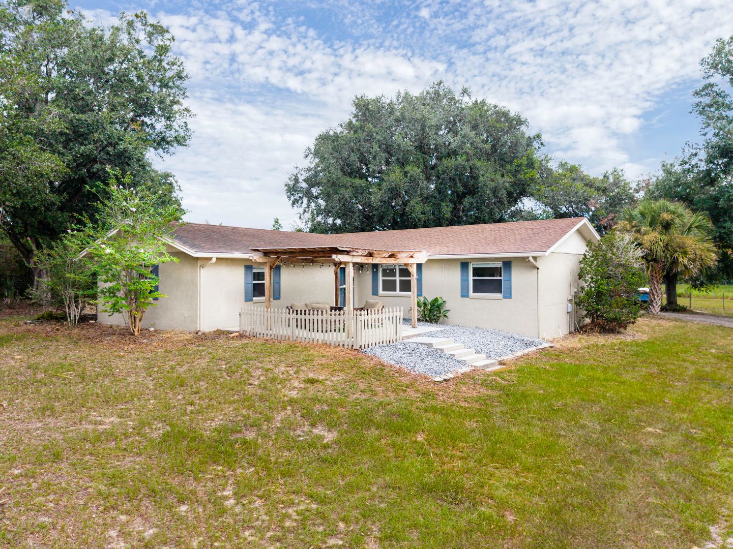Winter Garden House: 17951 Dangler Road