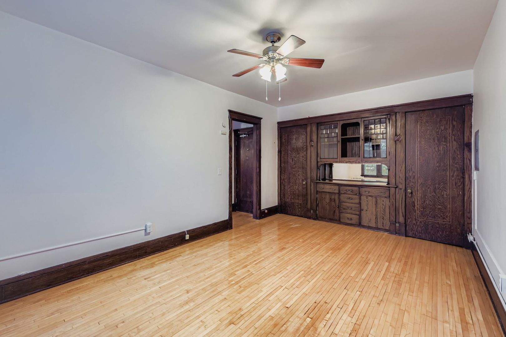Minneapolis Apartment: 2609 Hennepin Ave