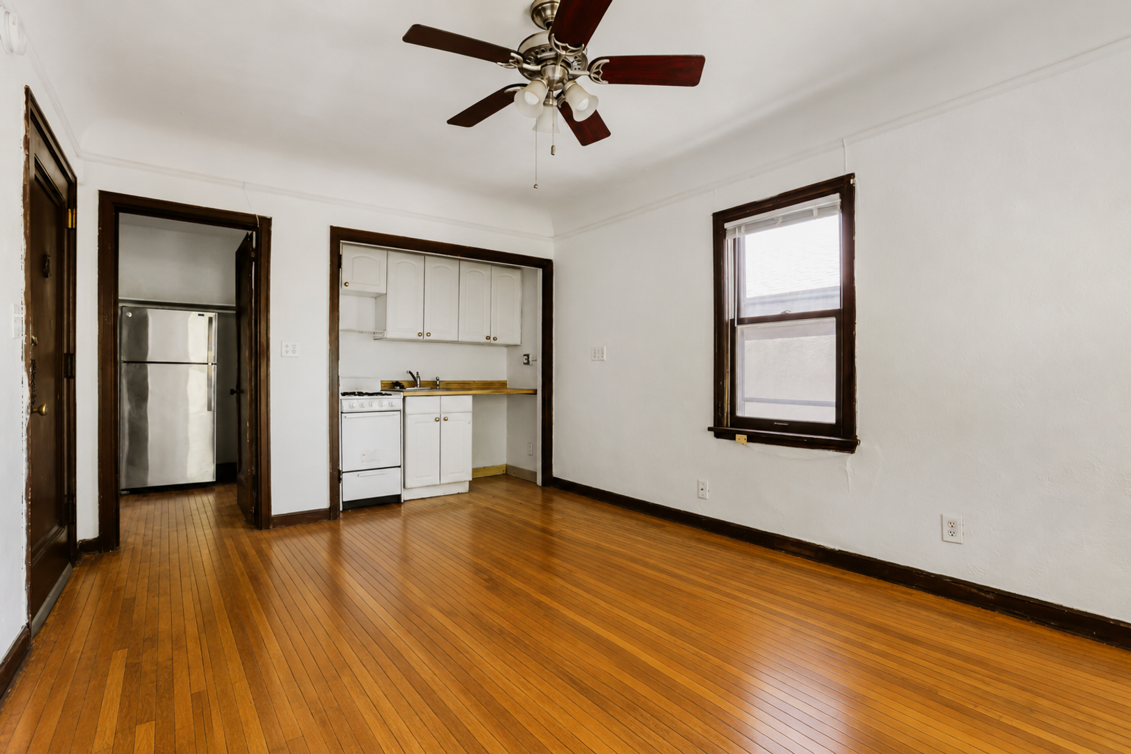St Paul Apartment: 960 Goodrich Ave