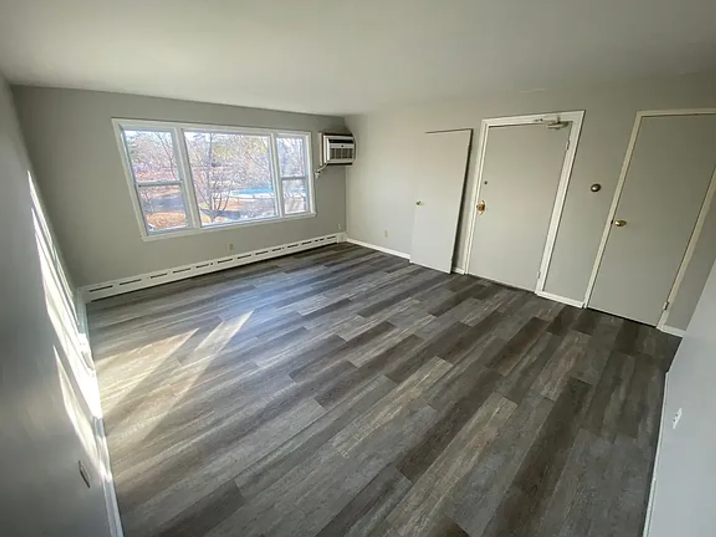 Minneapolis Apartment: 900 West 25th Street