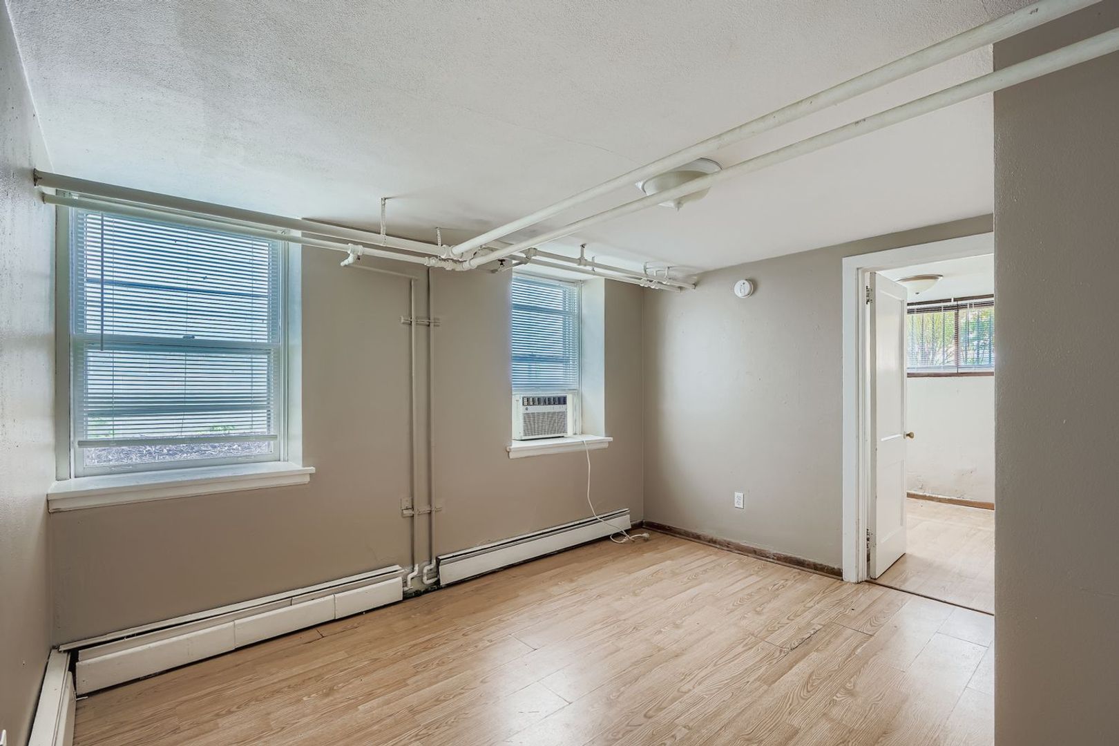 St. Paul Apartment: 711 Grand Avenue