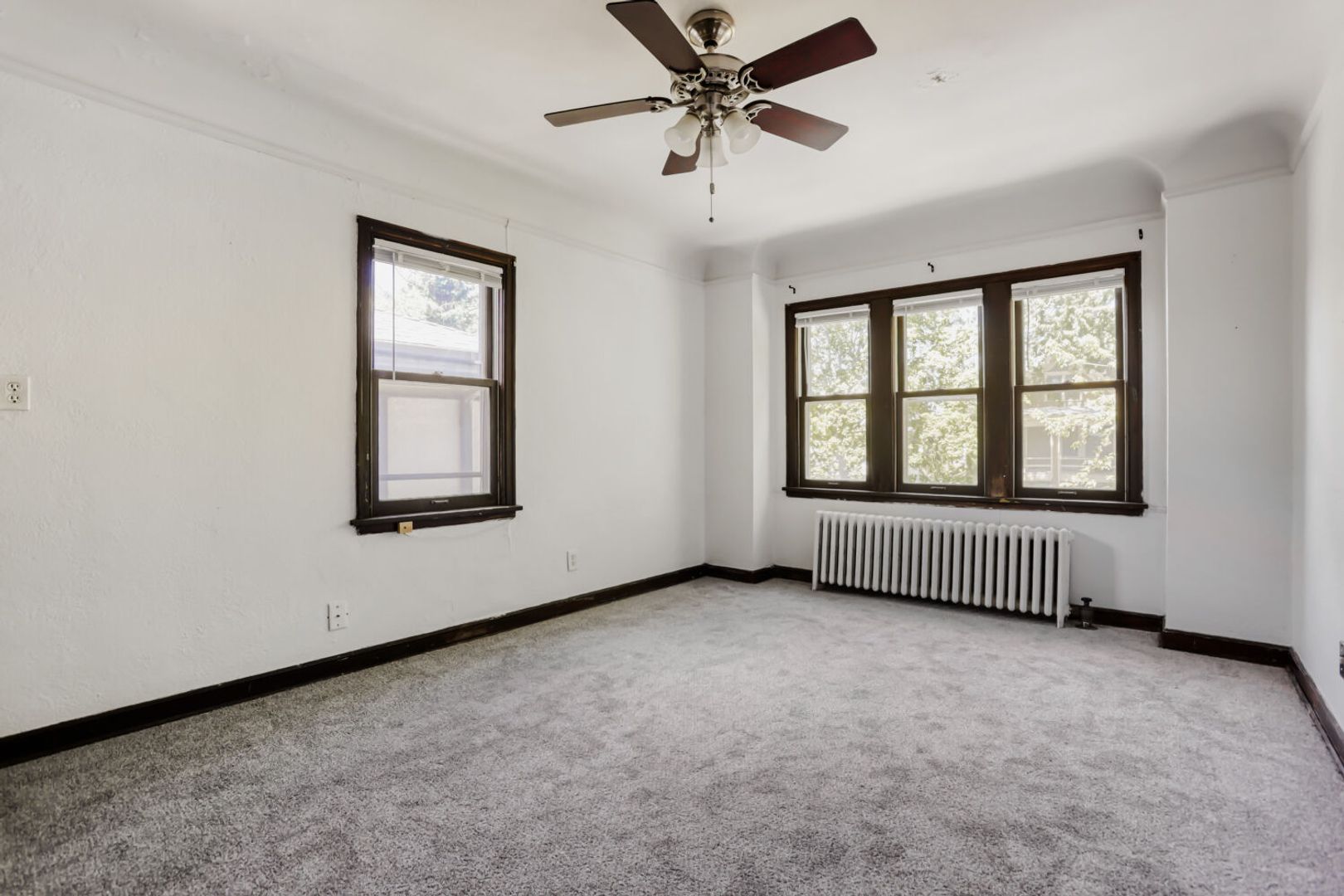 St Paul Apartment: 960 Goodrich Ave