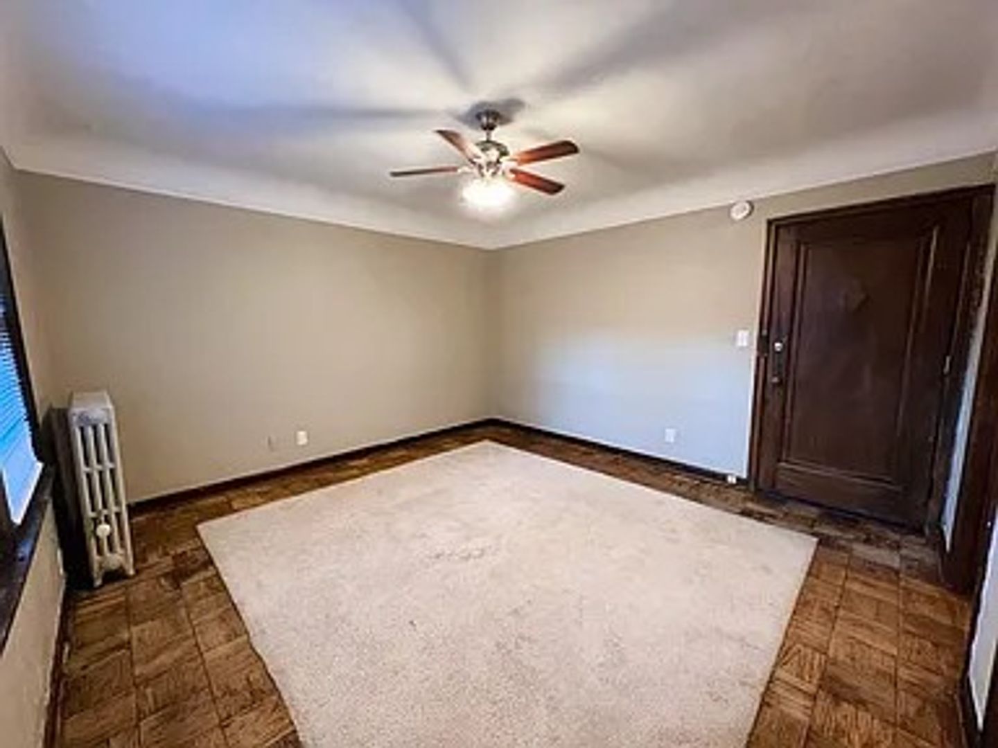 St Paul Apartment: 960 Goodrich Ave