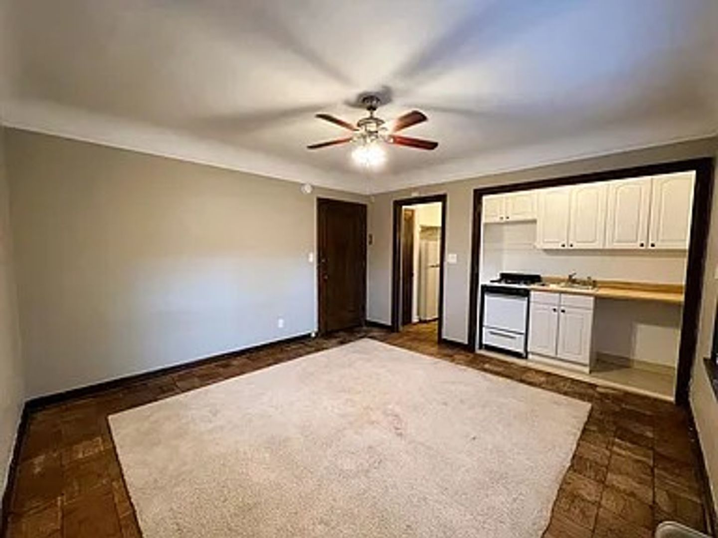 St Paul Apartment: 960 Goodrich Ave