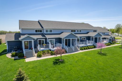 Fall Move-In Special | One Month Free | 3-Bedroom Townhome with 2-Car Garage – photo 1