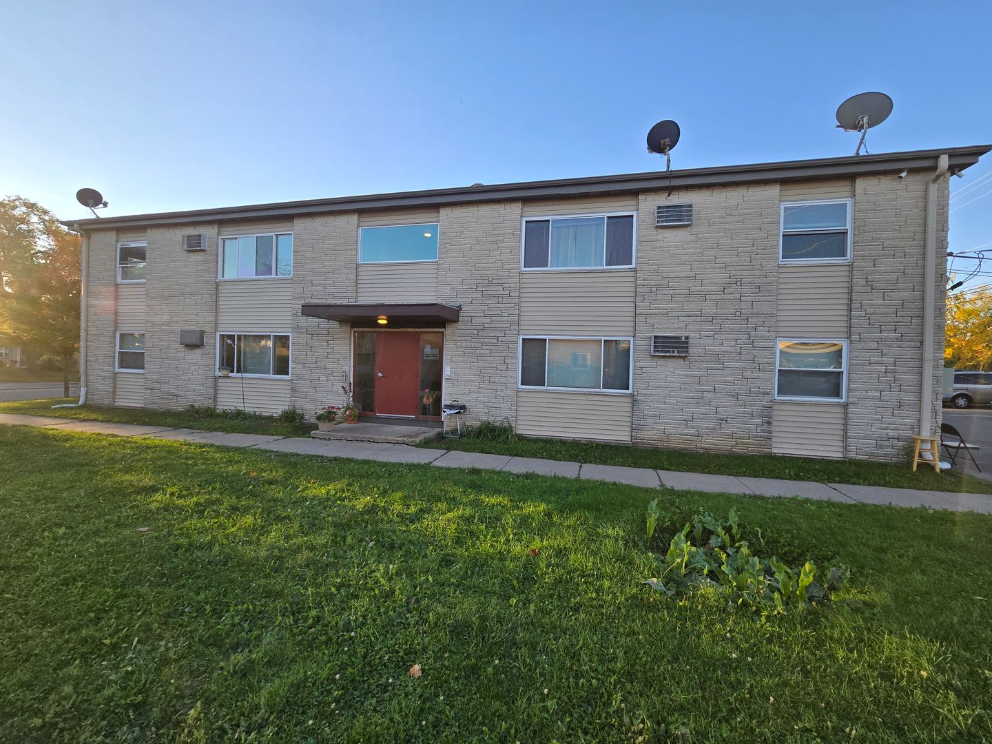 Madison Apartment: 2110-2114 Allied Dr