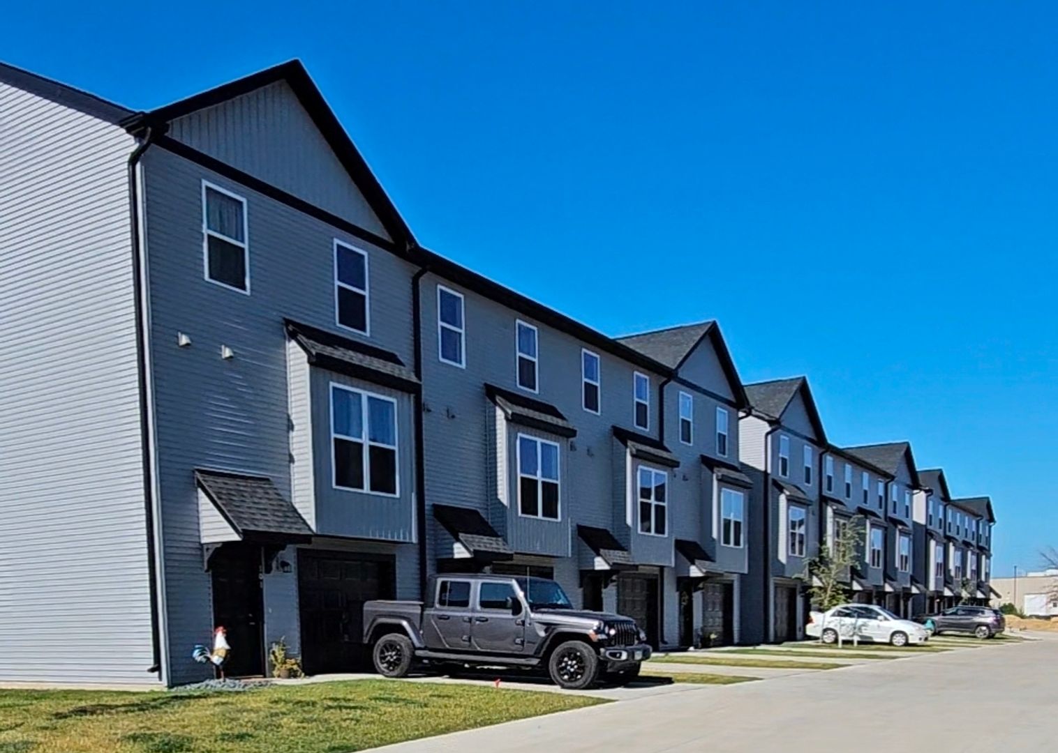 DAVENPORT Townhome: 5460 CORPORATE PARK DR