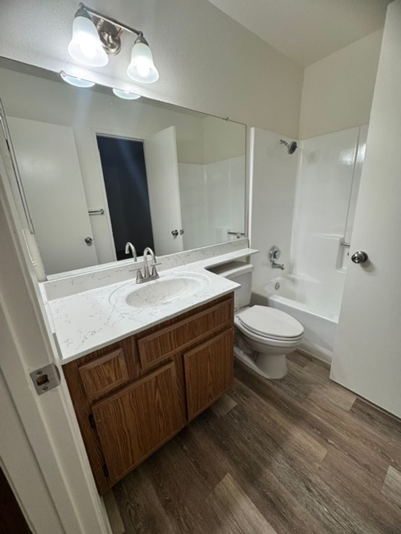 Valley View Village Apartments 8 of 12