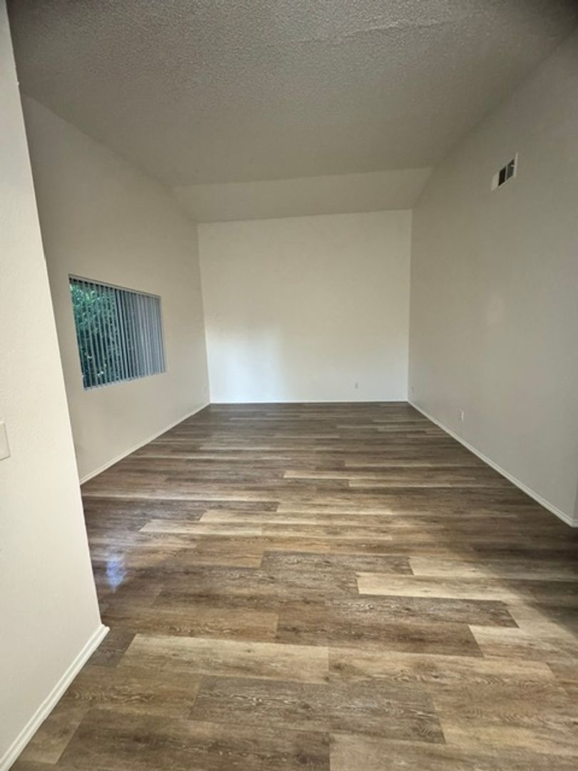 Valley View Village Apartments 17 of 18