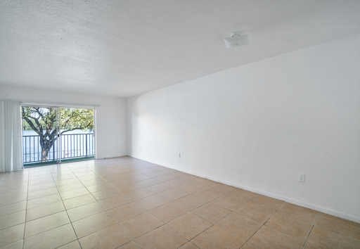 Lakefront Apartment - Live Close to Downtown Without Downtown Rent! – photo 1