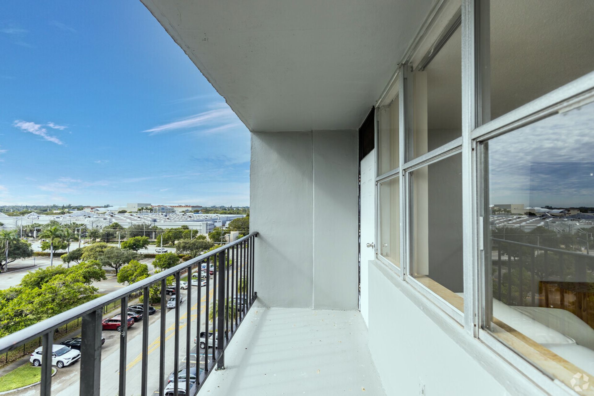 North Miami Beach Apartment: 1551 NE 167th ST