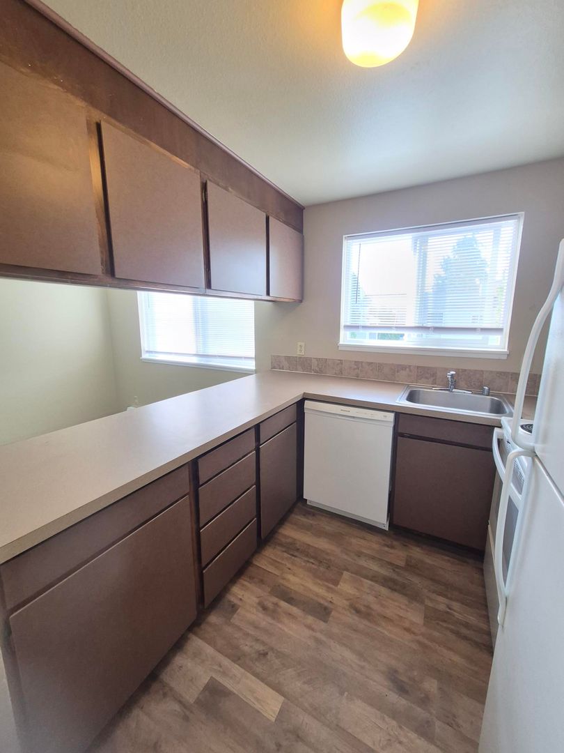 Bellingham Apartment: 926 23rd/927 22nd Street