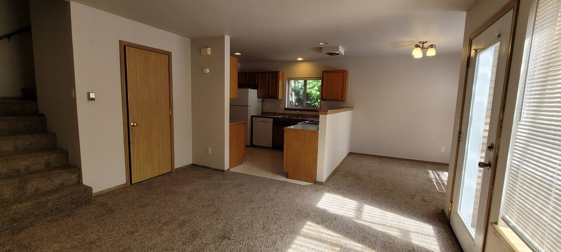 Bellingham Apartment: 2814-16 Queen Street