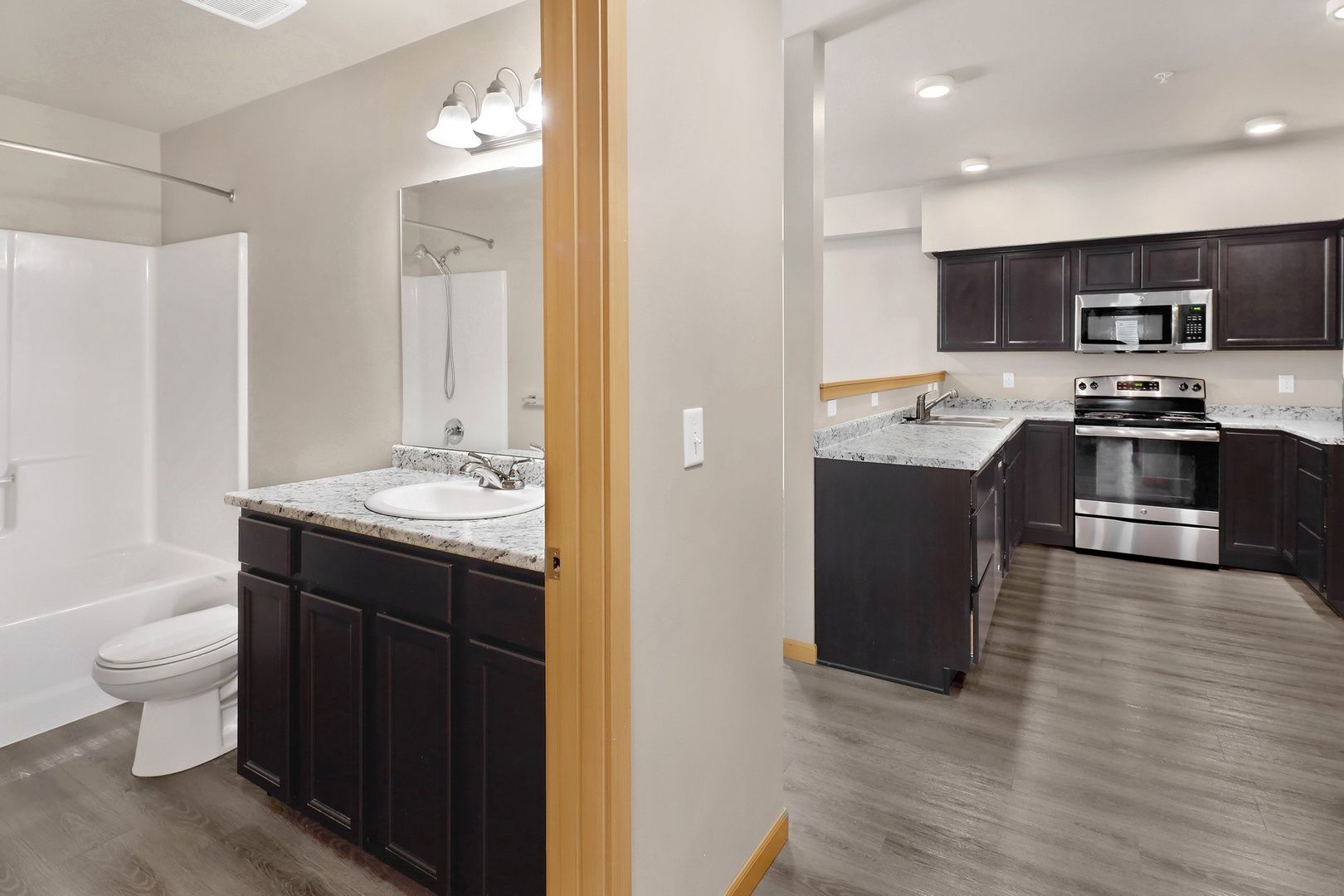 Bellingham Apartment: 545 E Kellogg Road
