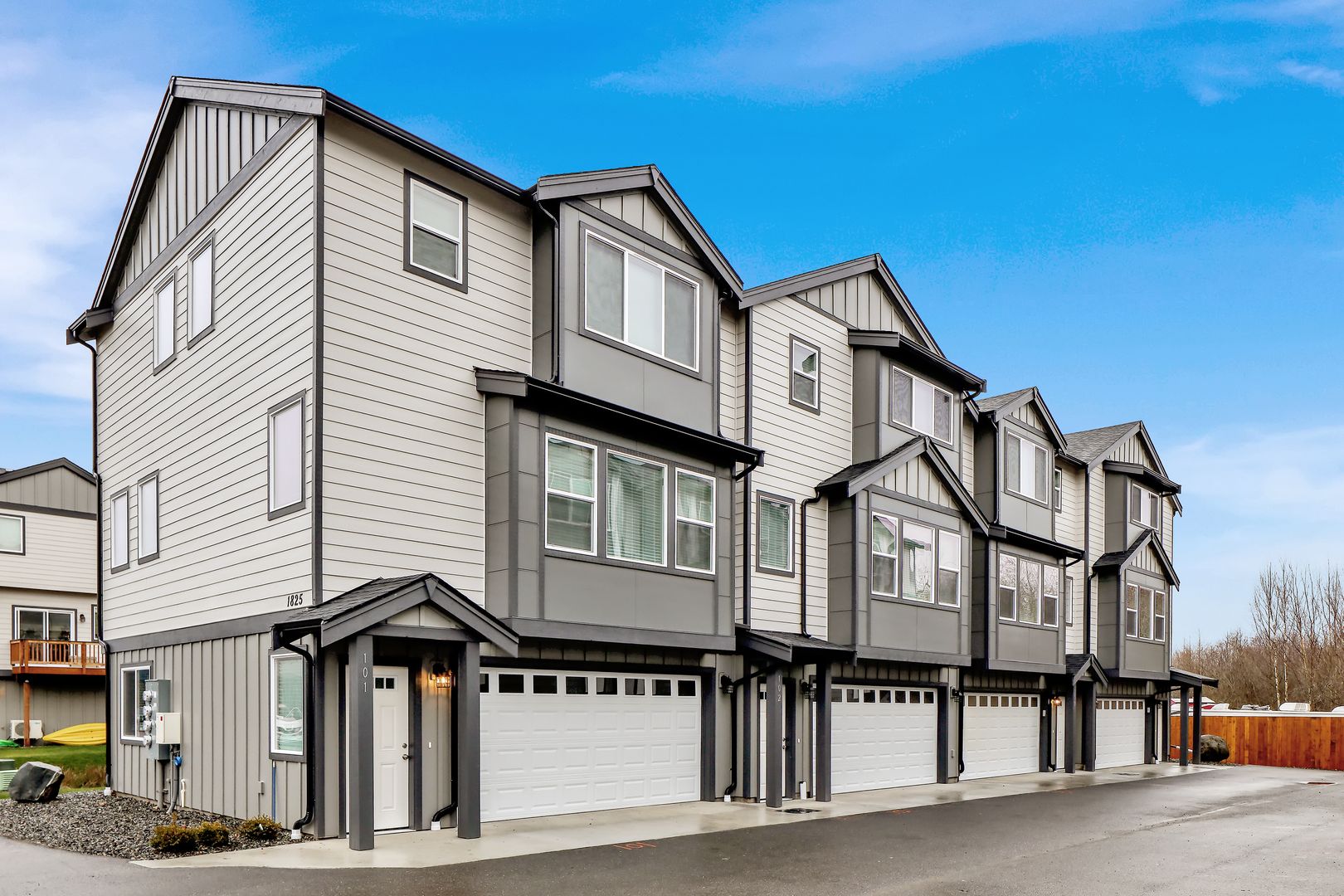 Ferndale Apartment: 1833 East Gate Loop