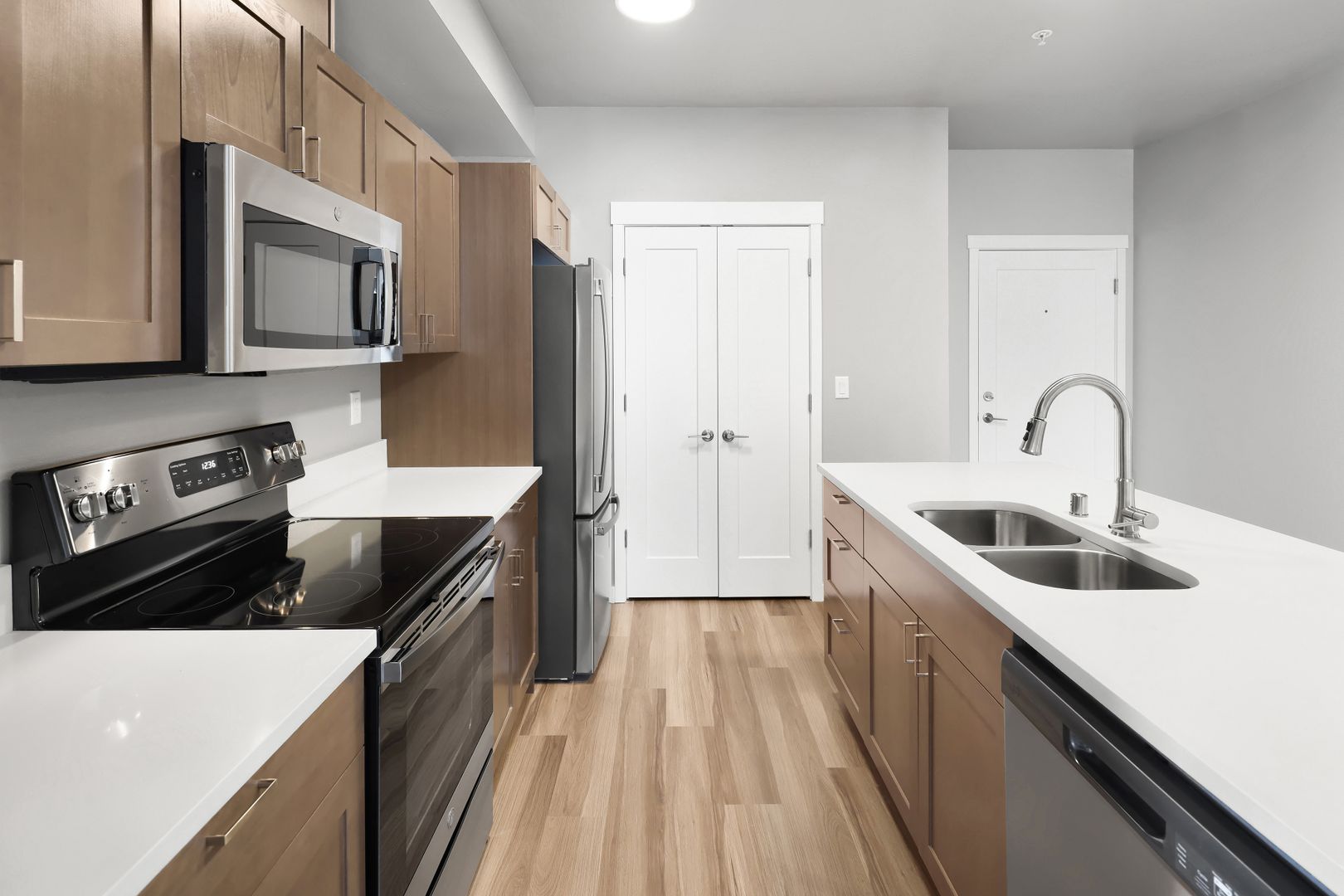 Bellingham Apartment: 4265 Creston Way