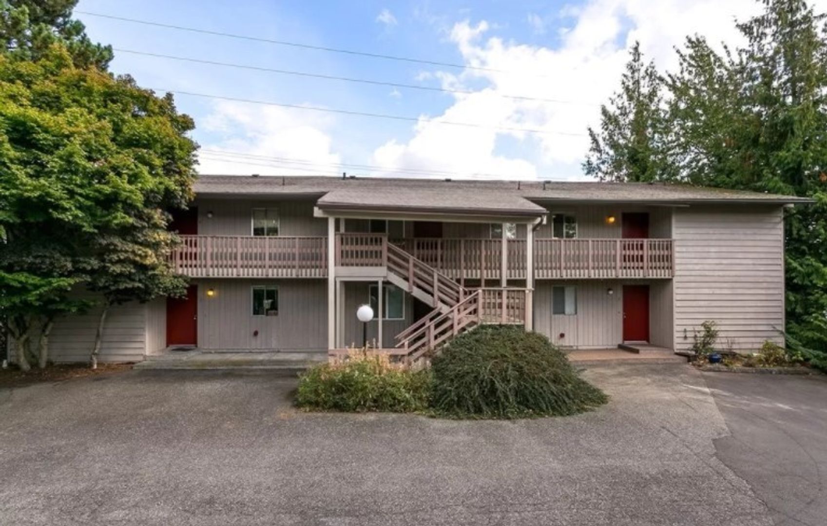 Bellingham Apartment: 2310 Douglas Ave