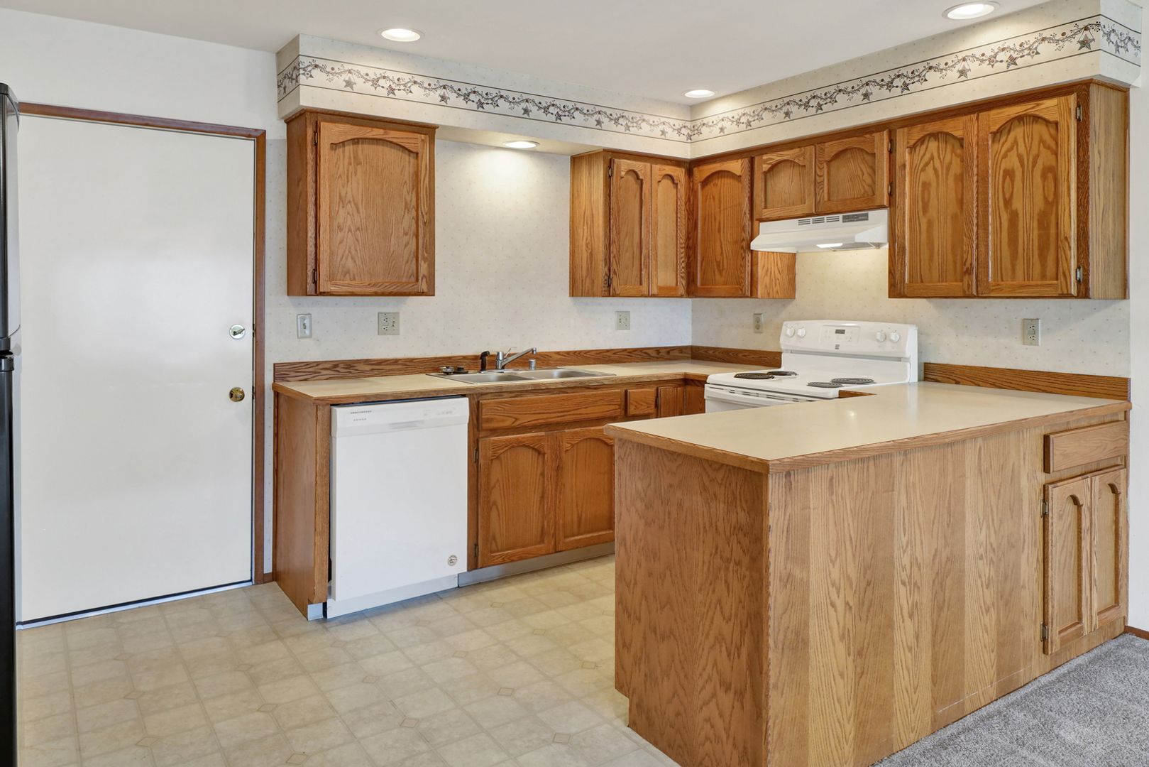 Lynden Apartment: 1301 E St. & 211 S. 14th St. & 212 S. British Columbia Ave.