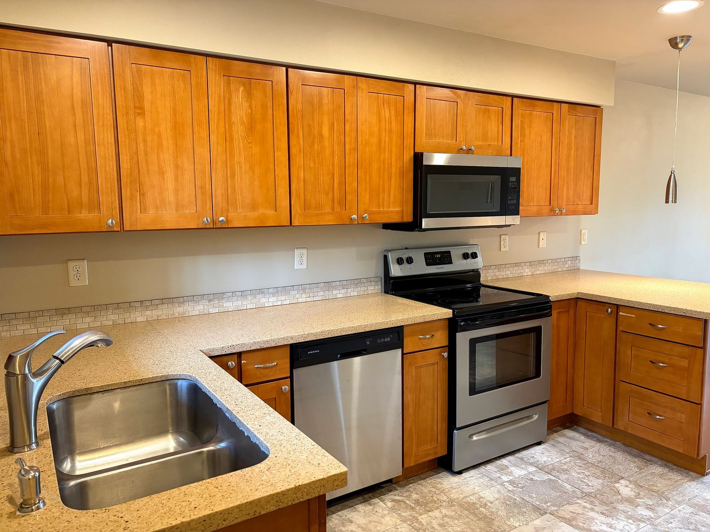 Windsor Place Apartments 4 of 12