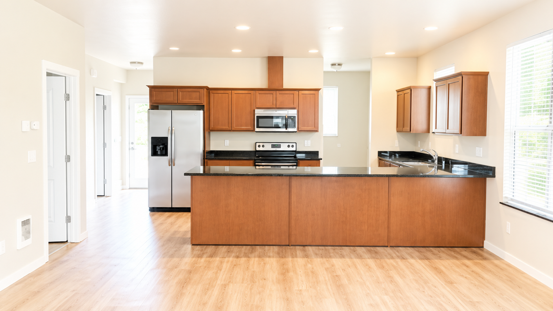 Bellingham House: 1631 Iron Street