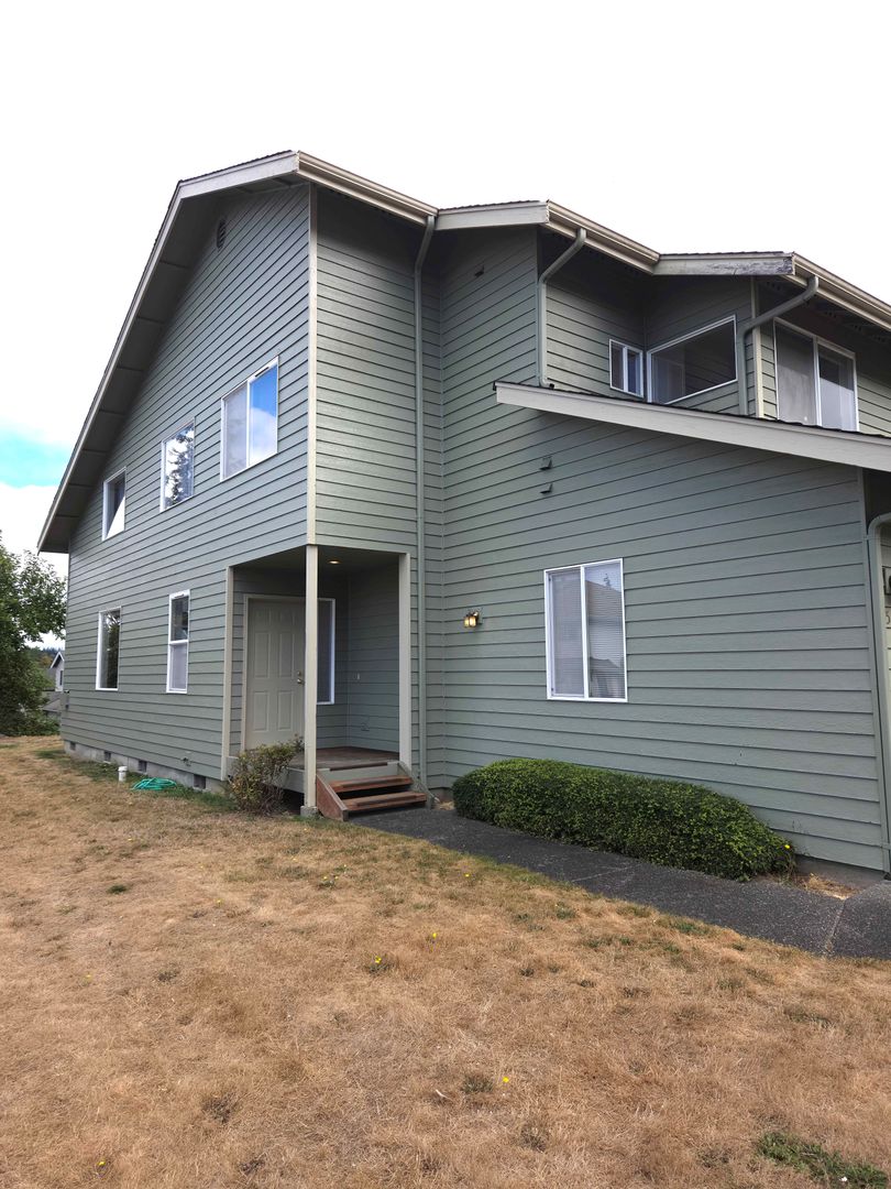 Bellingham Apartment: 2505 Kentucky